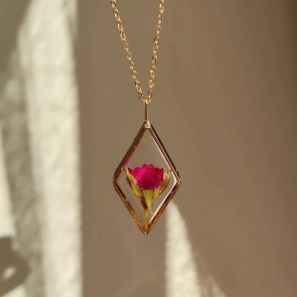 Pressed Rose Necklace - Picture 1 of 3